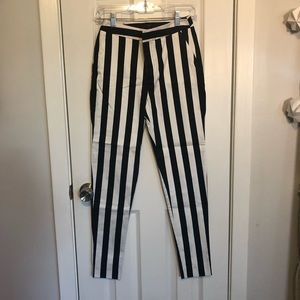 FOREVER 21 black and white pants✨ NEW